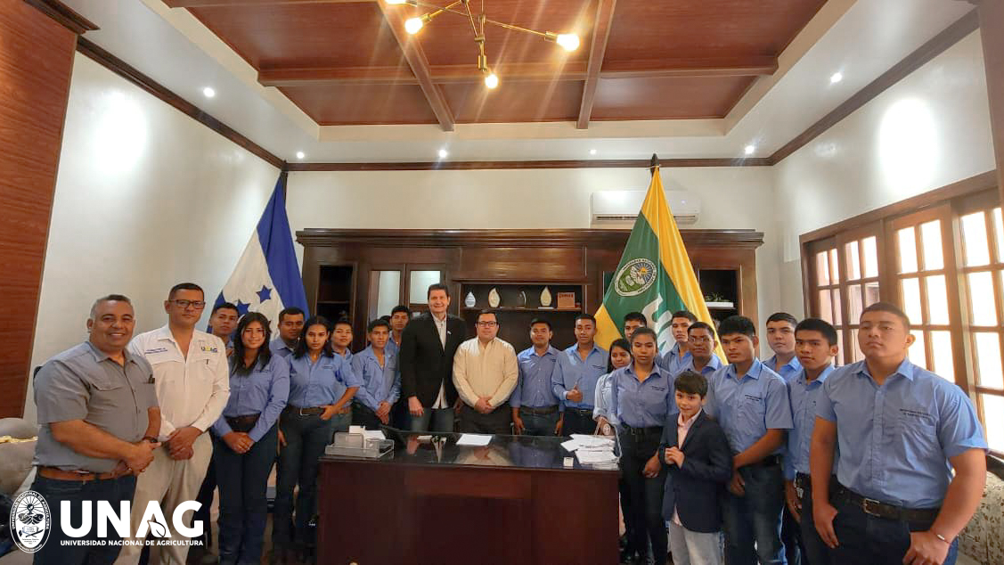 Visita del Embajador de Panamá al campus UNAG